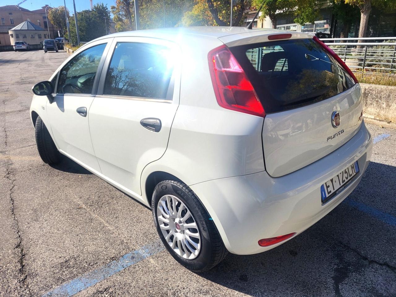 FIAT PUNTO EVO 1,3 Mjet-UNICO PROPR-4 REVISIONI