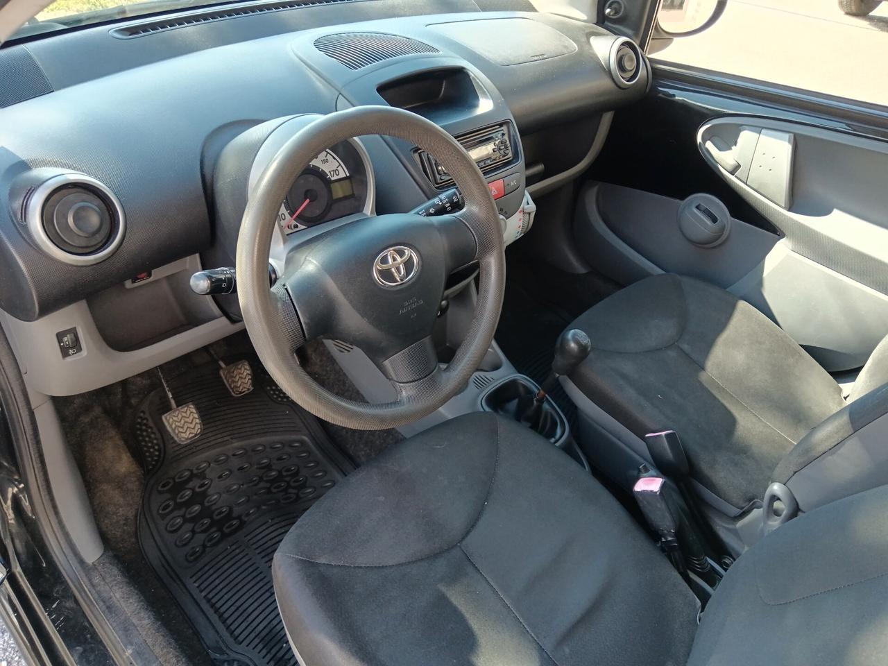 Toyota Aygo 1.0 12V VVT-i 5 PORTE 68CV