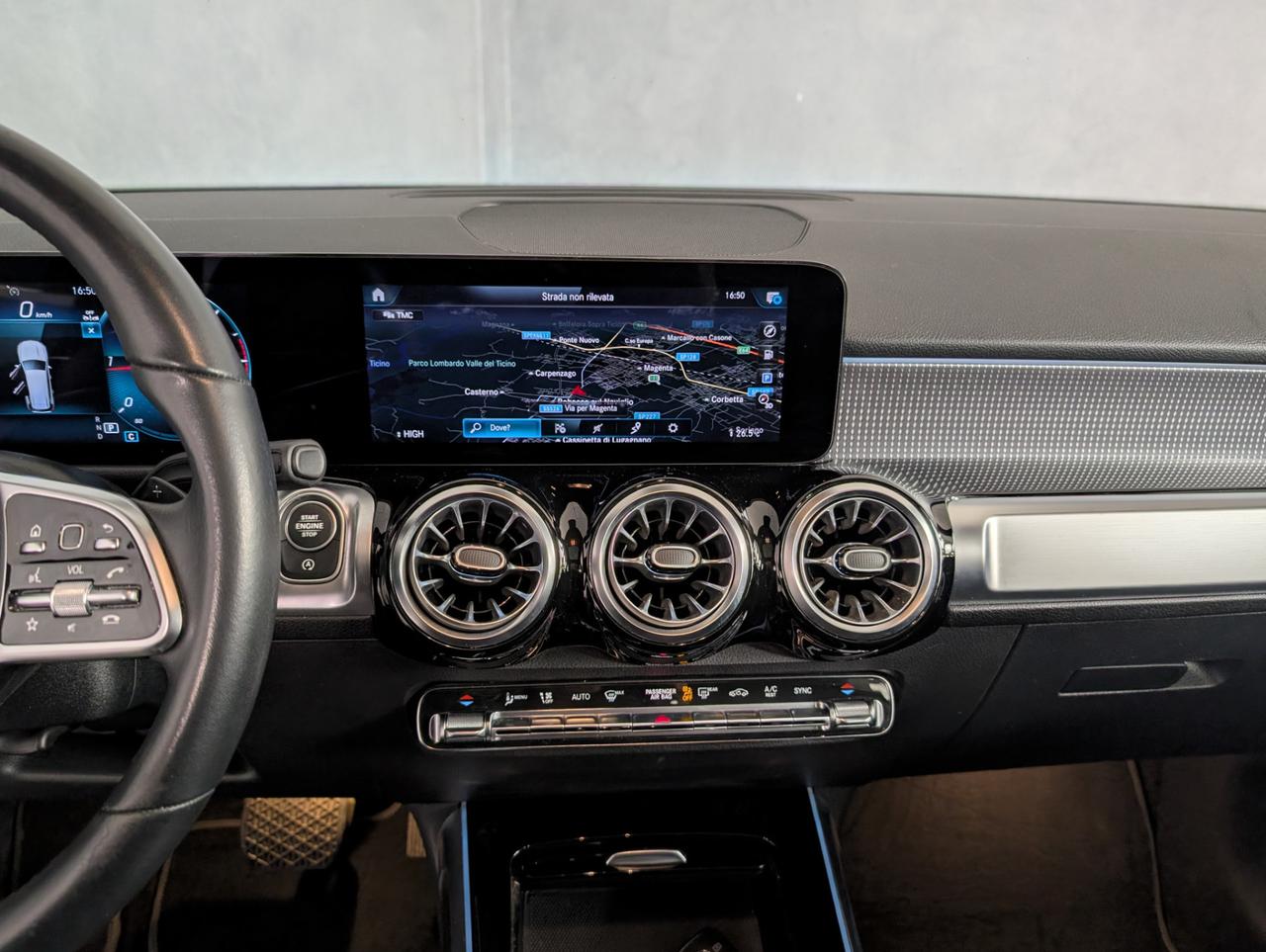 Mercedes-Benz 200d Automatic Sport