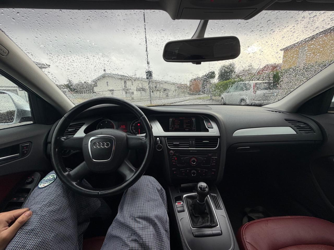 Audi A4 S-line 2.0TDI PELLE ROSSA