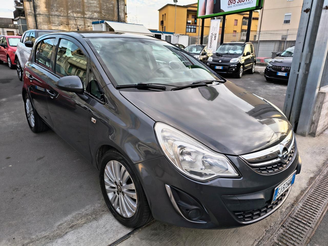 OPEL CORSA 1.2 BENZINA 140.000 KM 2011