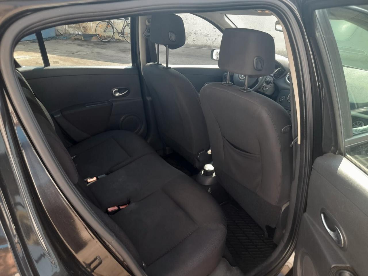 Renault Clio 1.5cc diesel(PRIVATO)-2006