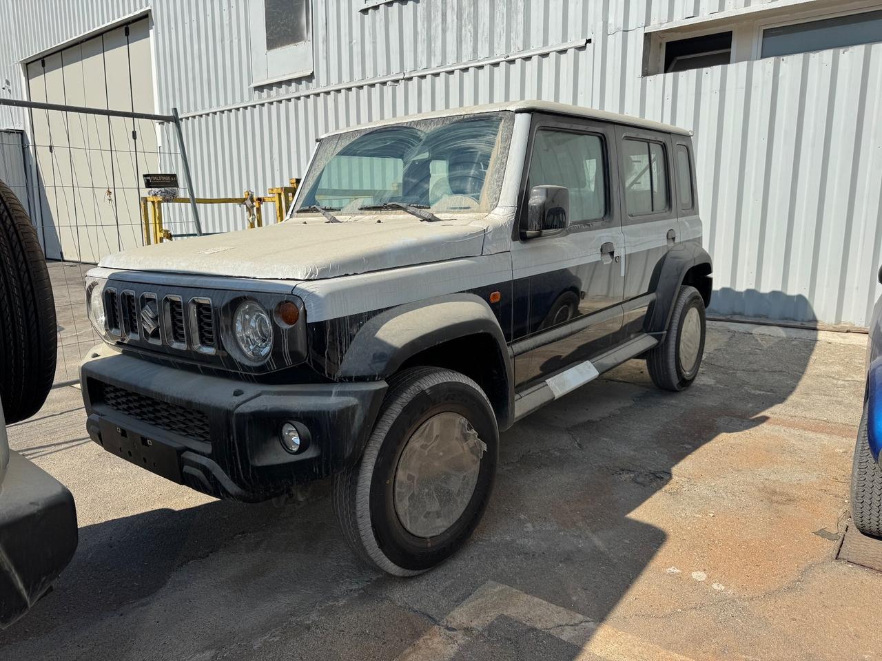 Suzuki Jimny 1.5 automatico 5 porte
