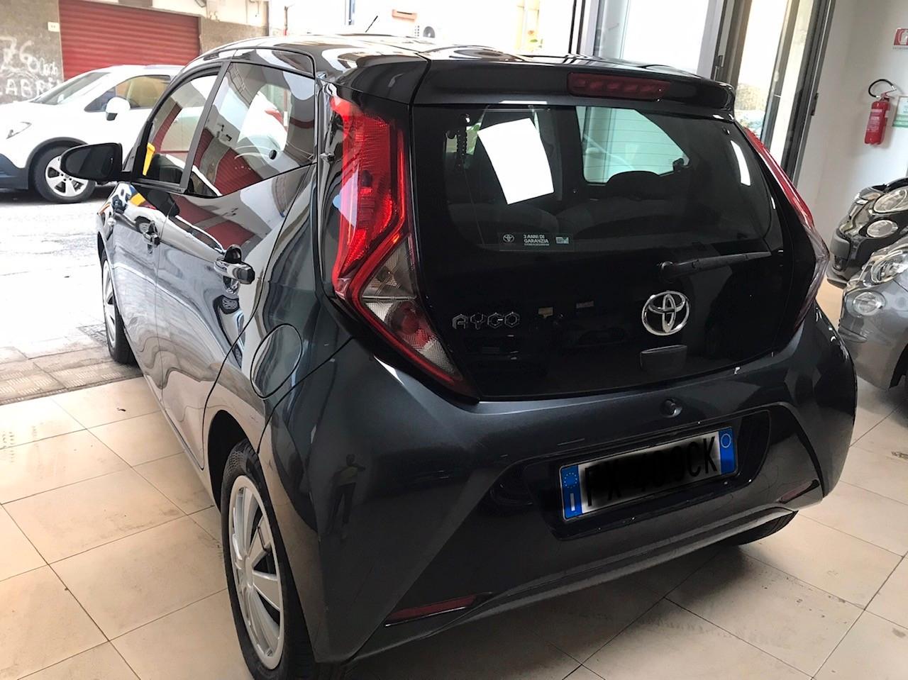 Toyota Aygo 1.0 VVT-i 72 CV 5 porte x-play