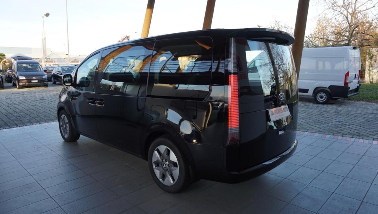 Hyundai STARIA 2.2 MT 2WD 9 posti Wagon