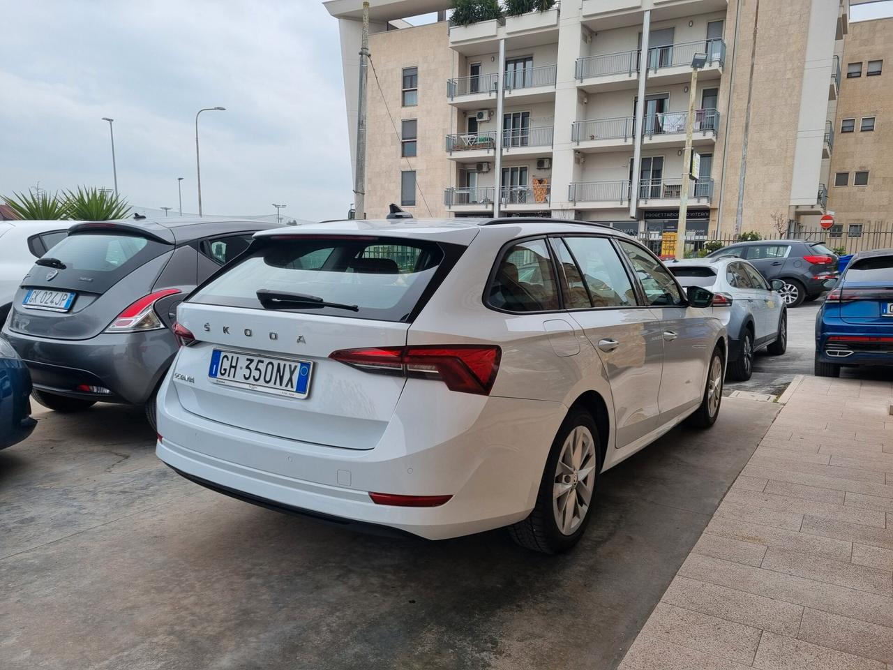 Skoda Octavia 2.0 TDI EVO SCR DSG Wagon Ambition