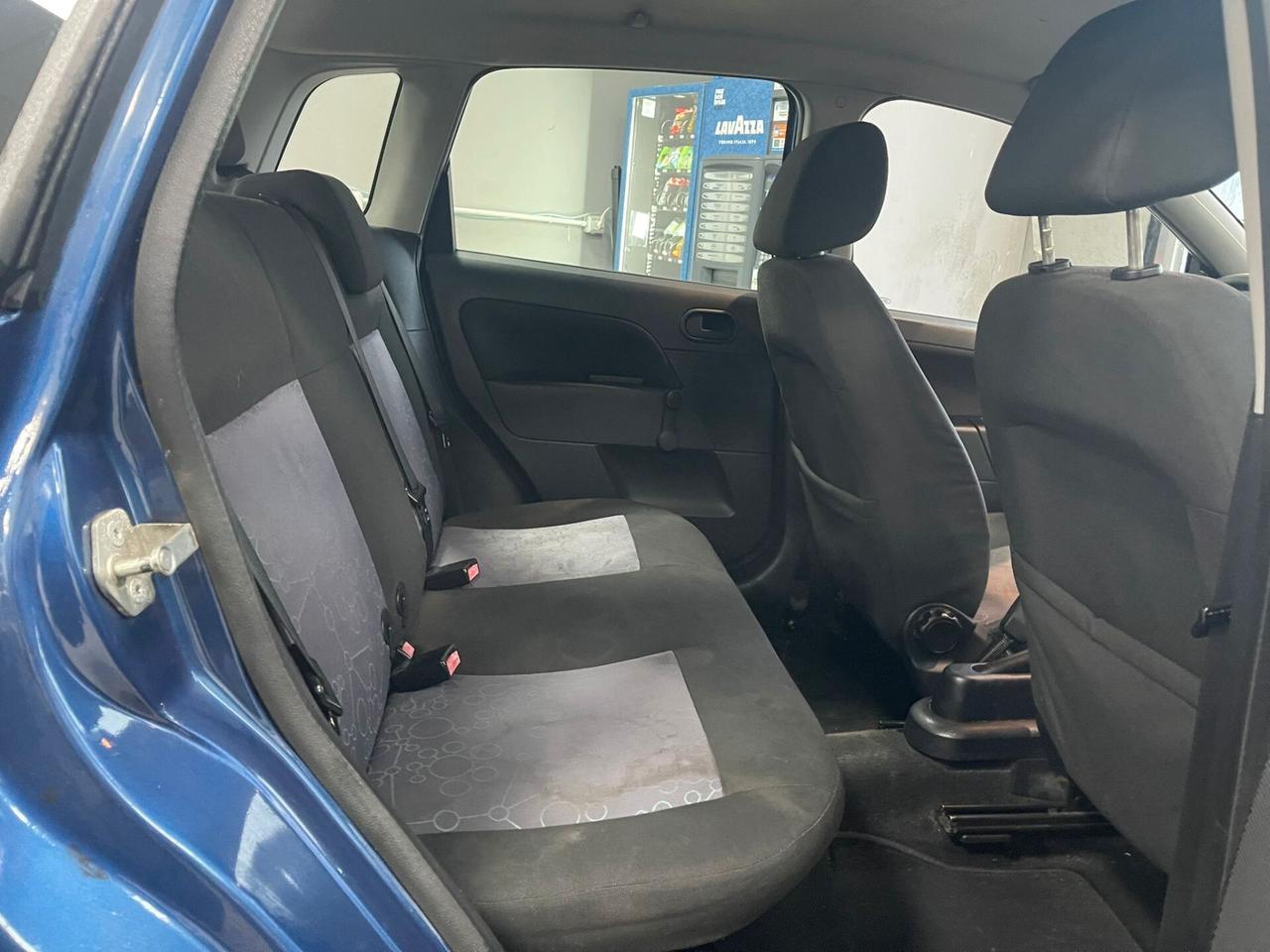 Ford Fiesta 1.4 16V 5p. Ghia