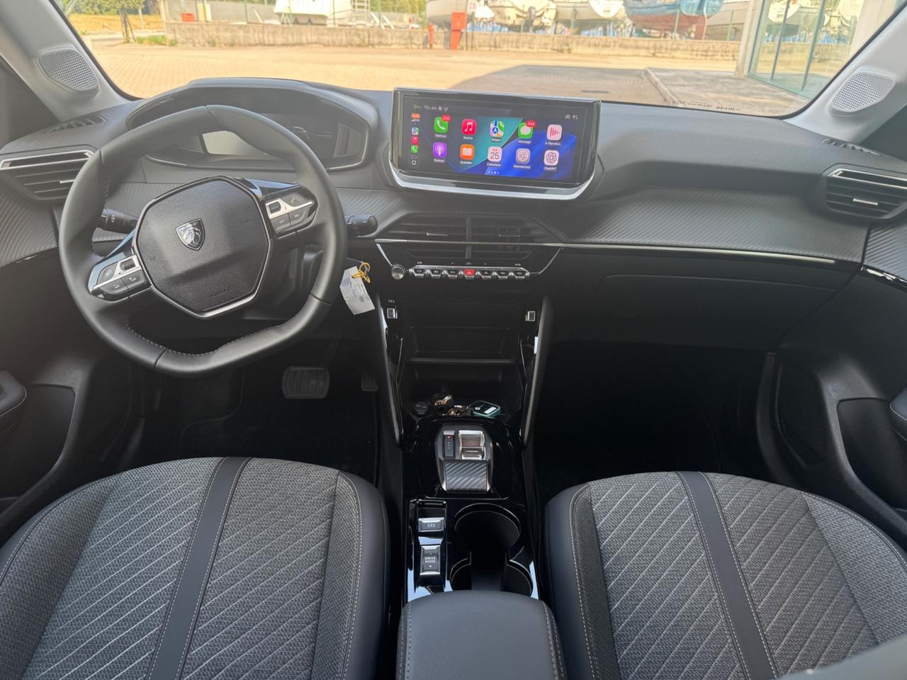 NOLEGGIO GIORNALIERO Peugeot 208 Hybrid 2026