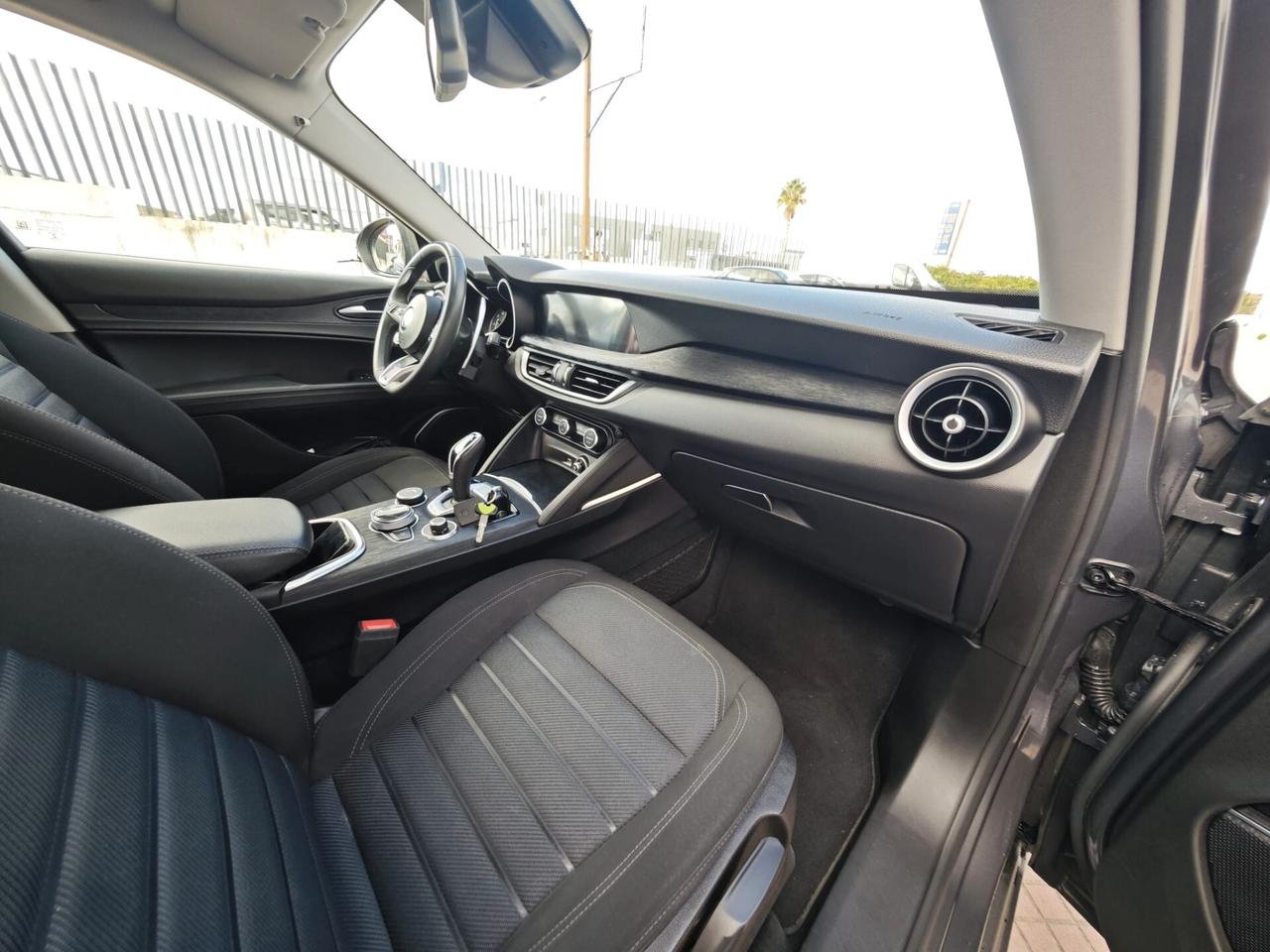 Alfa Romeo Stelvio 2.2 Turbodiesel 190 CV AT8 RWD Business