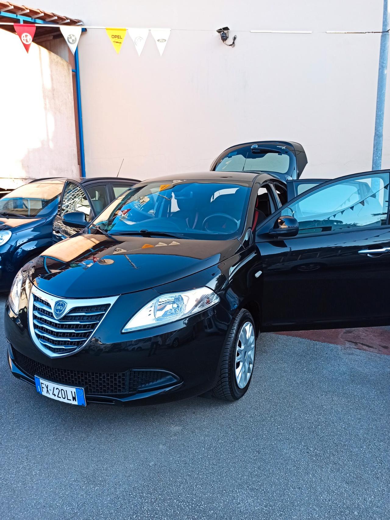 Lancia Ypsilon 1.2 69 CV 5 porte S&S Silver