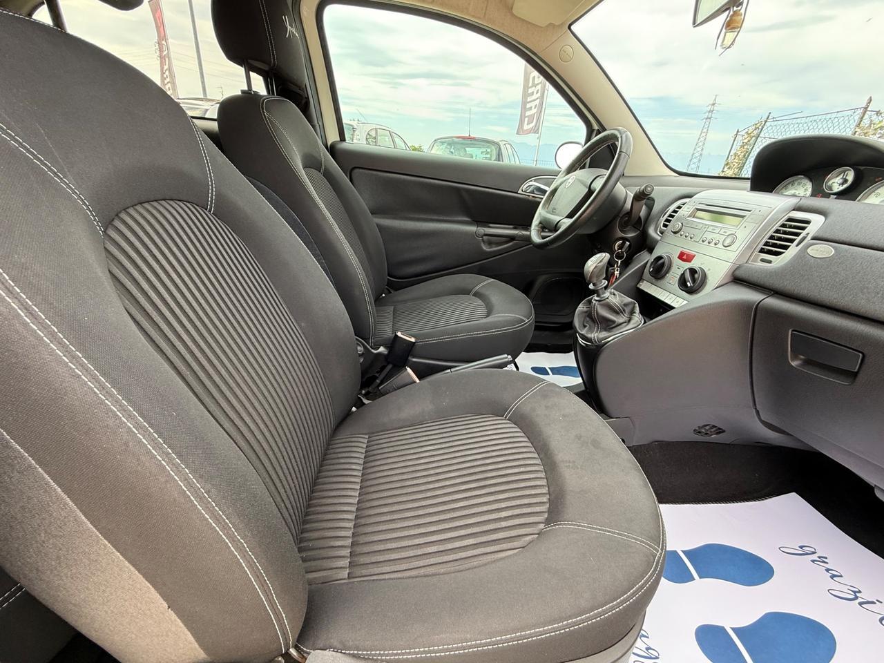 Lancia Ypsilon 1.4 16V MomoDesign
