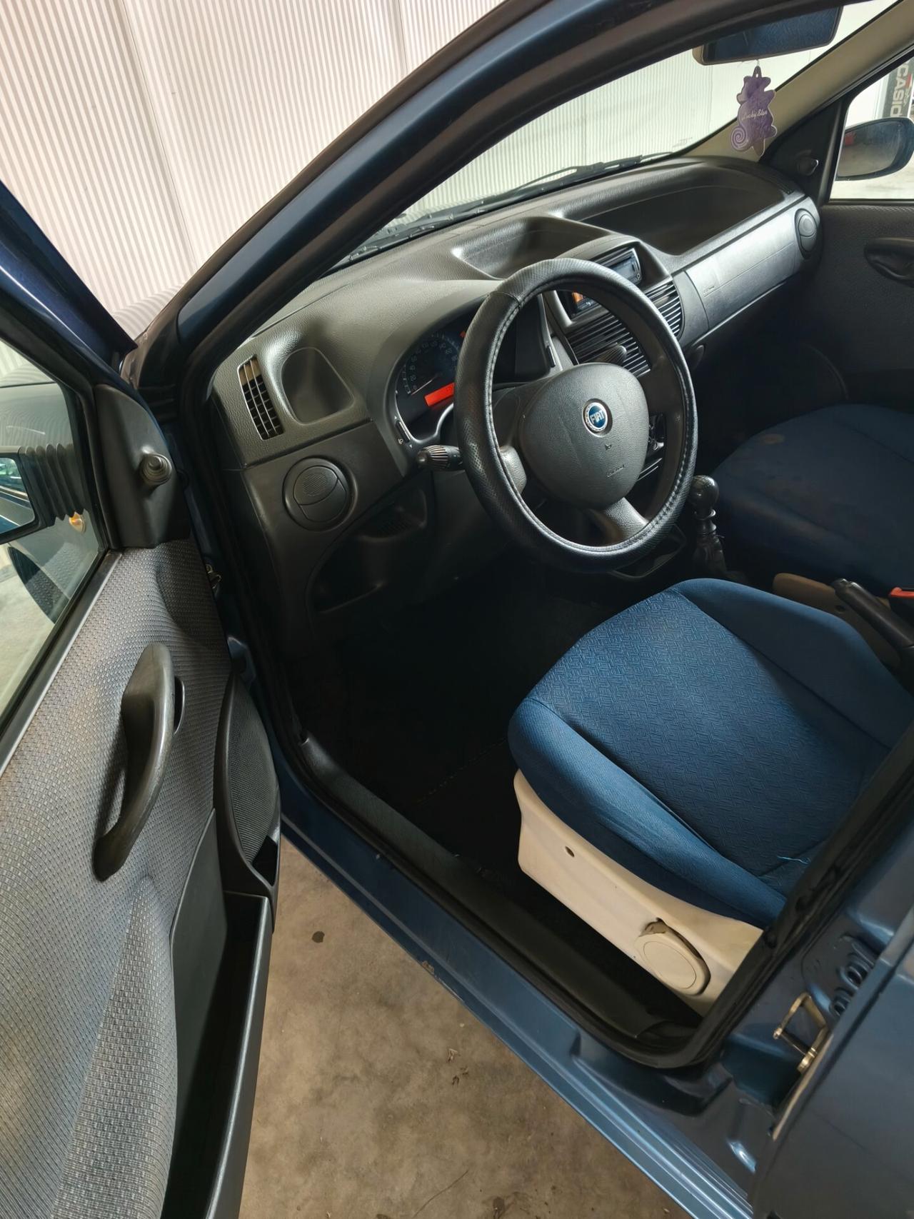 Fiat Punto 1.2i 5 porte