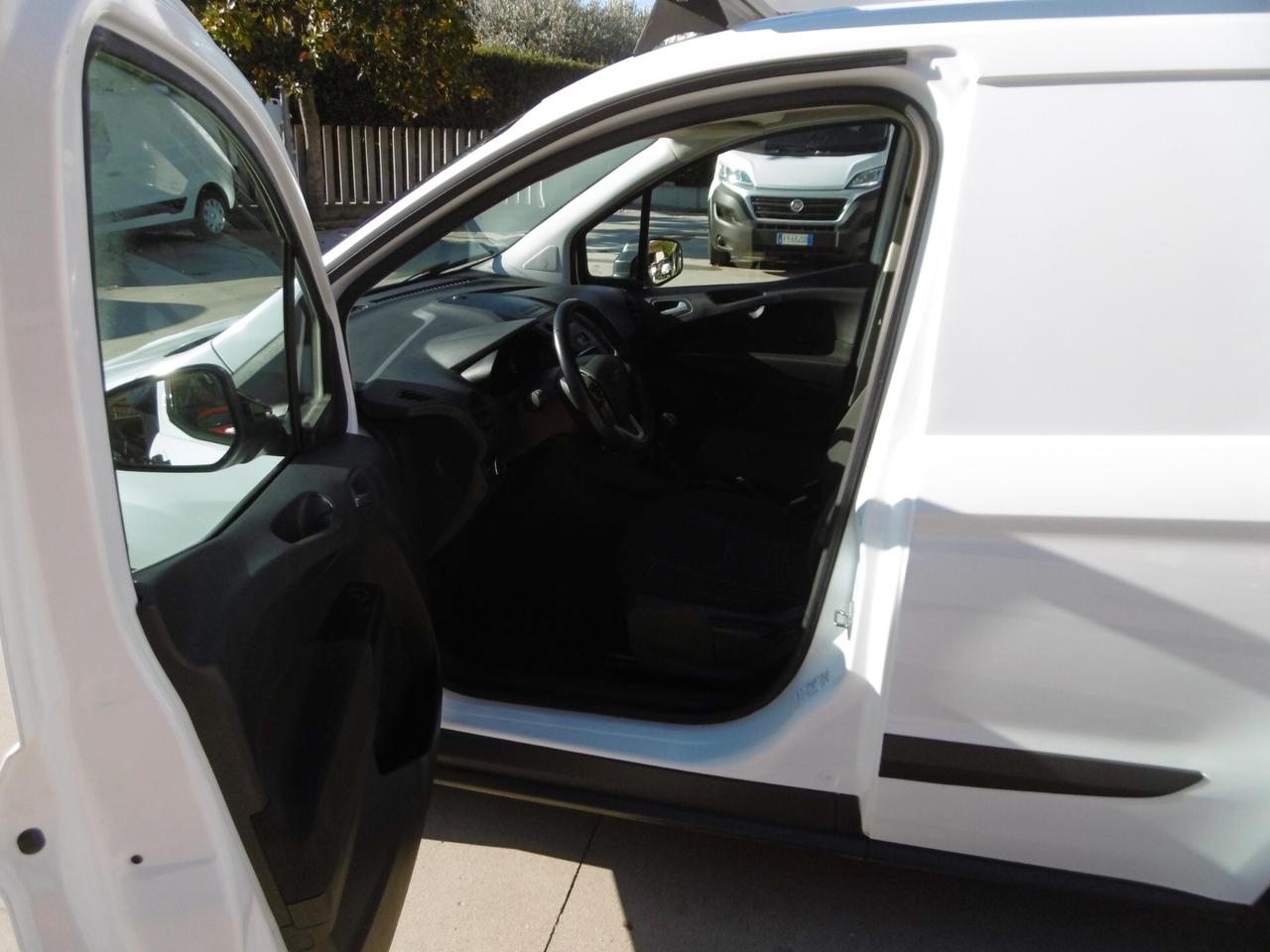 Ford TRANSIT COURIER 1.5 Tdci > 25000 Km