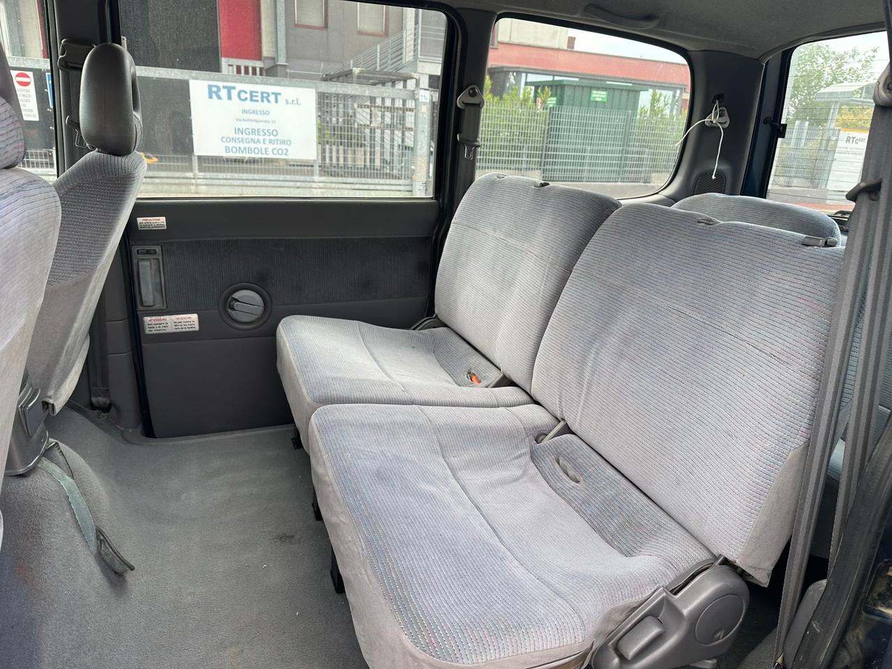 Nissan Serena 1.6i 16V cat 5 porte SLX