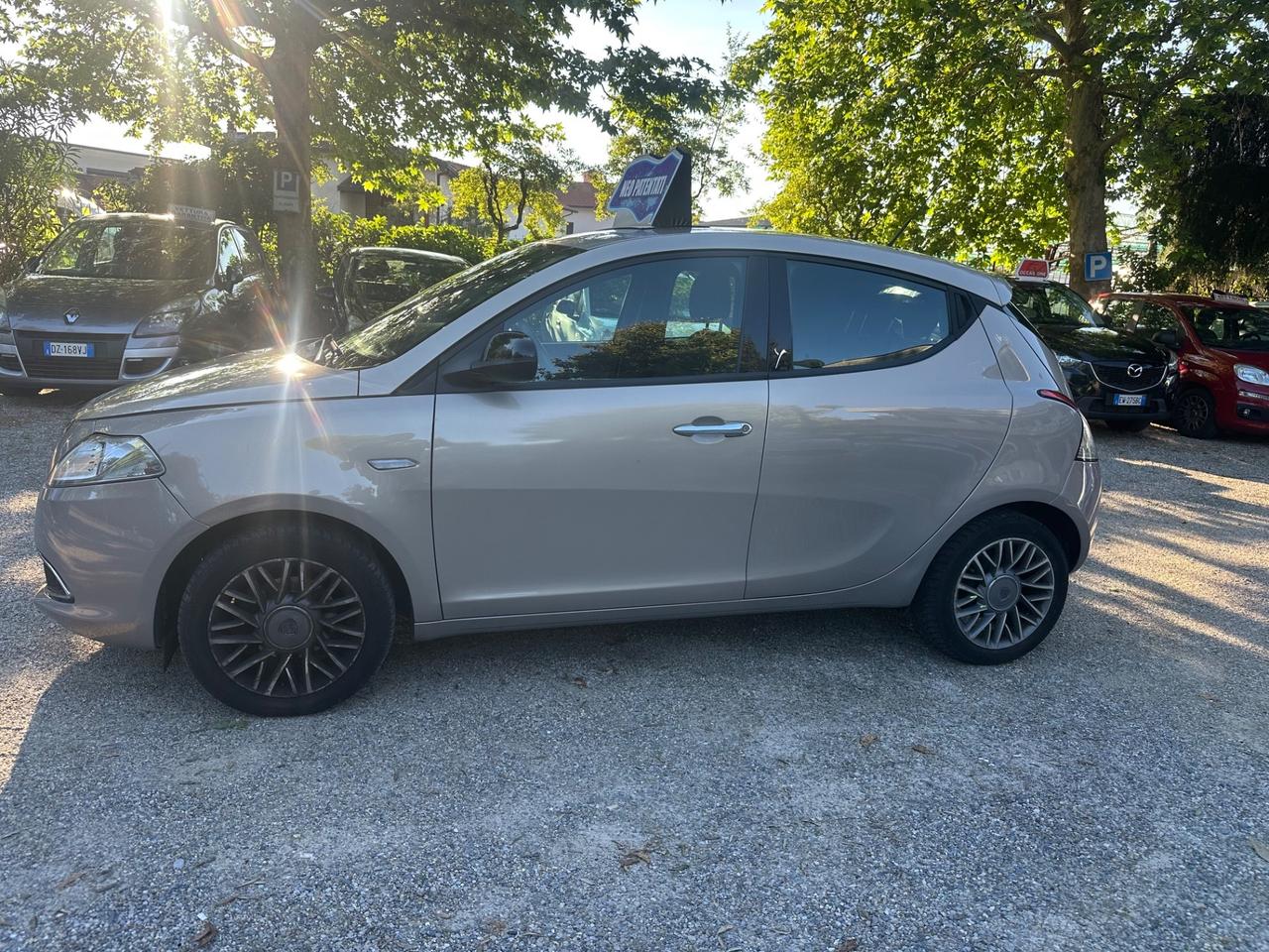Lancia Ypsilon 1.2 69 CV 5 porte S&S Gold