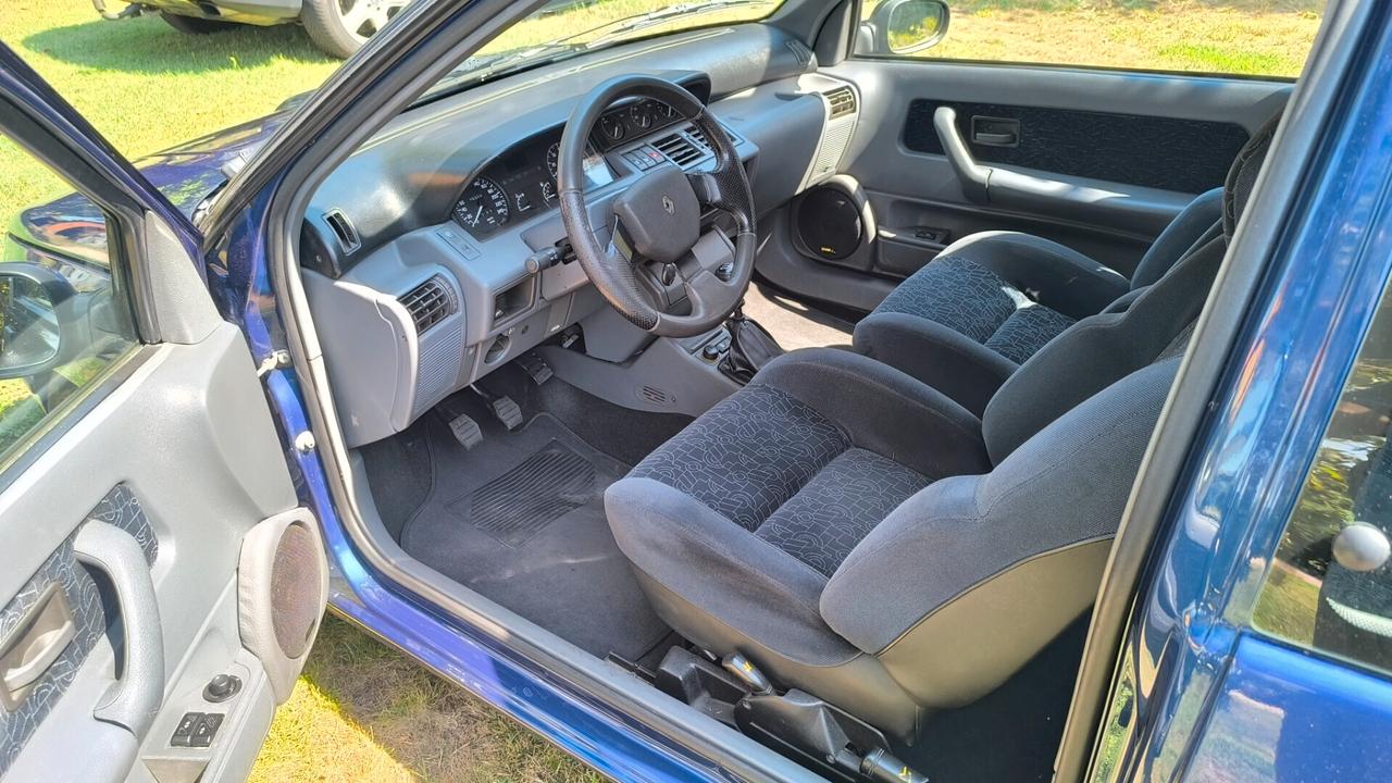 Renault Clio 1.8 16V 1800