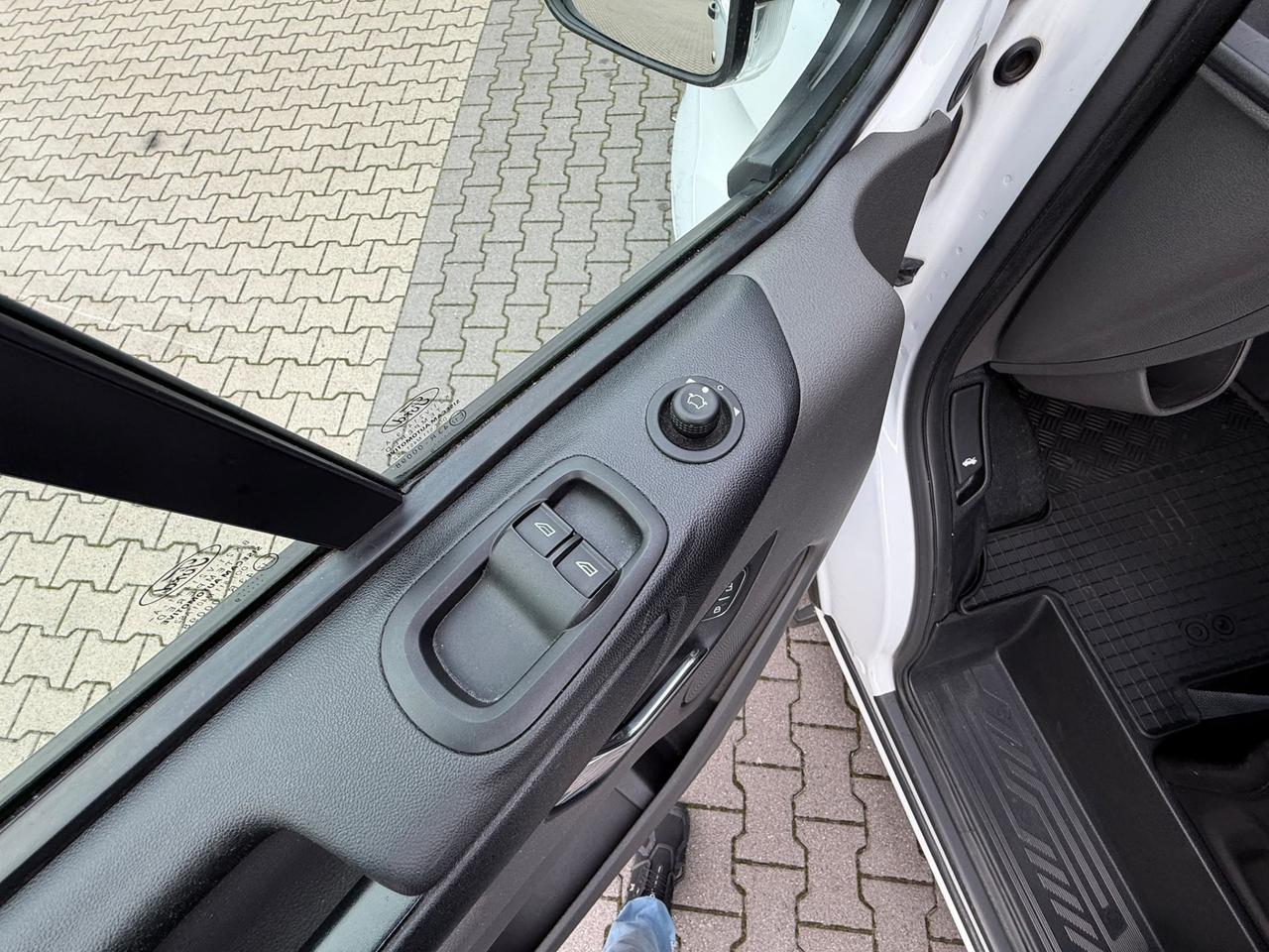 Ford Transit Custom 9 posti doppio clima