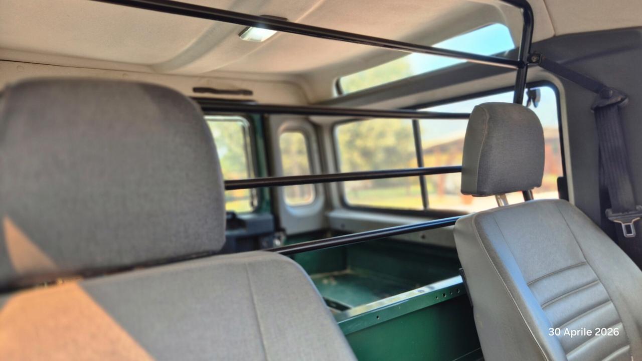 Land Rover Defender 90 2.5 Td5 Station Wagon SE