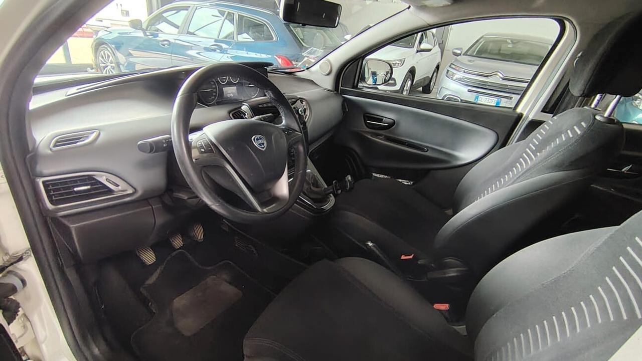 LANCIA YPSILON 1.2 PLATINUM 69CV - NEOPATENTATI