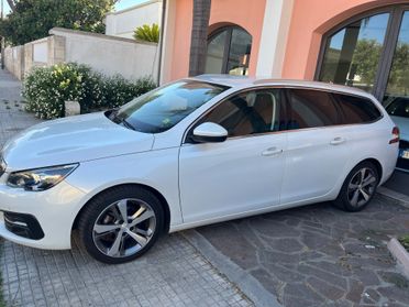 Peugeot 308 PureTech Turbo 130 S&S SW Allure