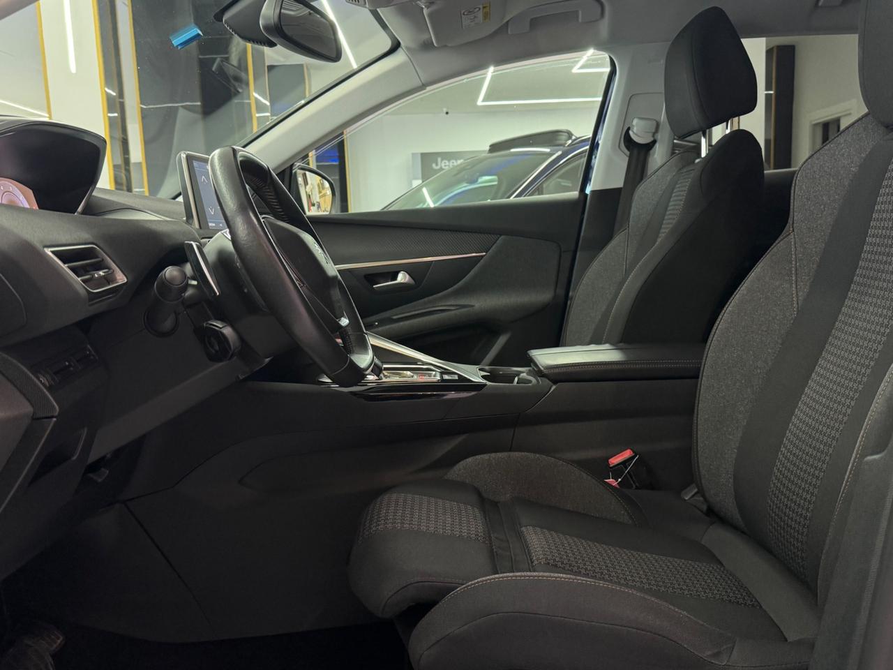 Peugeot 3008 130Cv EAT8 Allure Full Opt