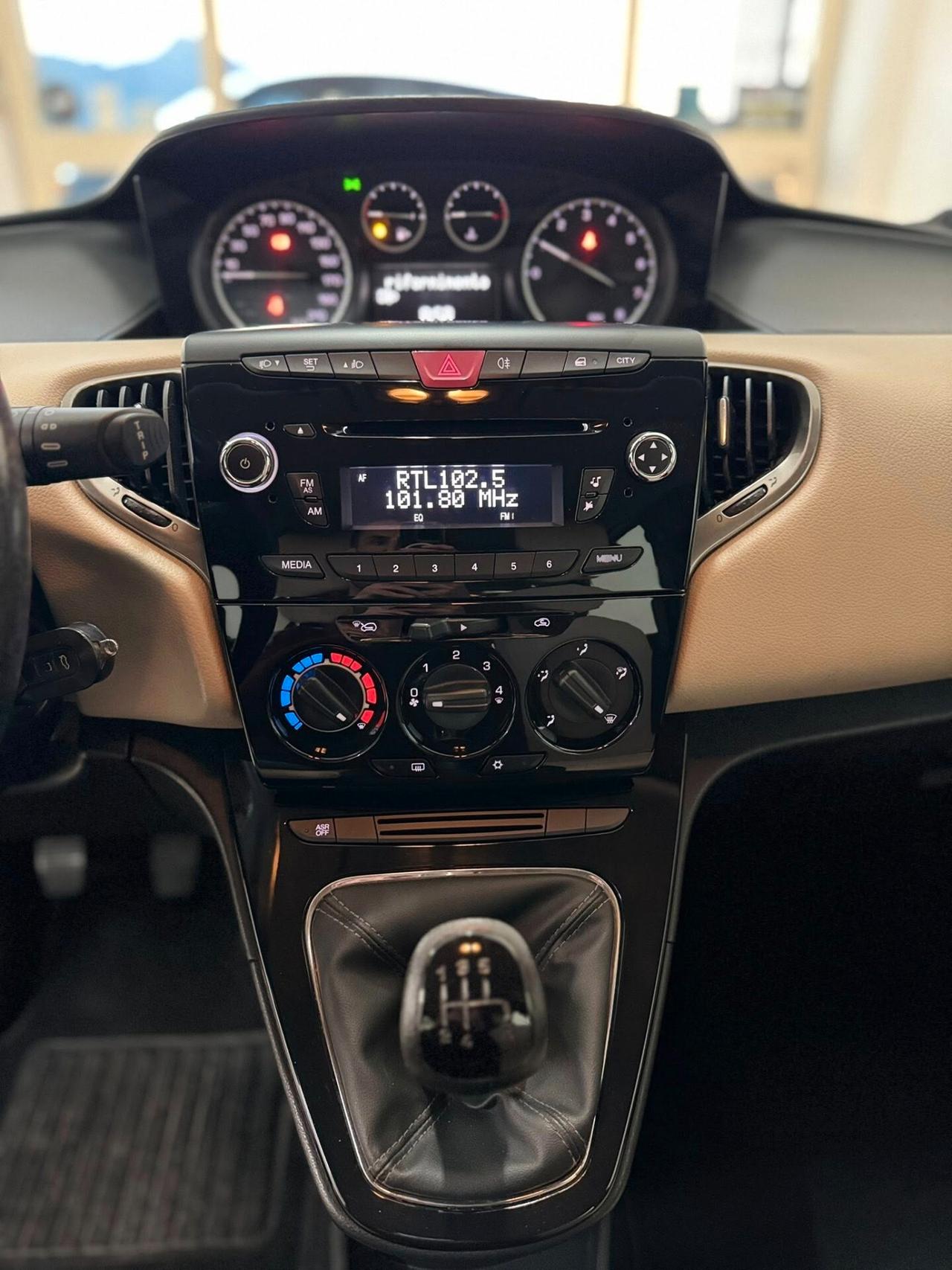 Lancia Ypsilon 1.2 69 CV 5 porte S&S Platinum