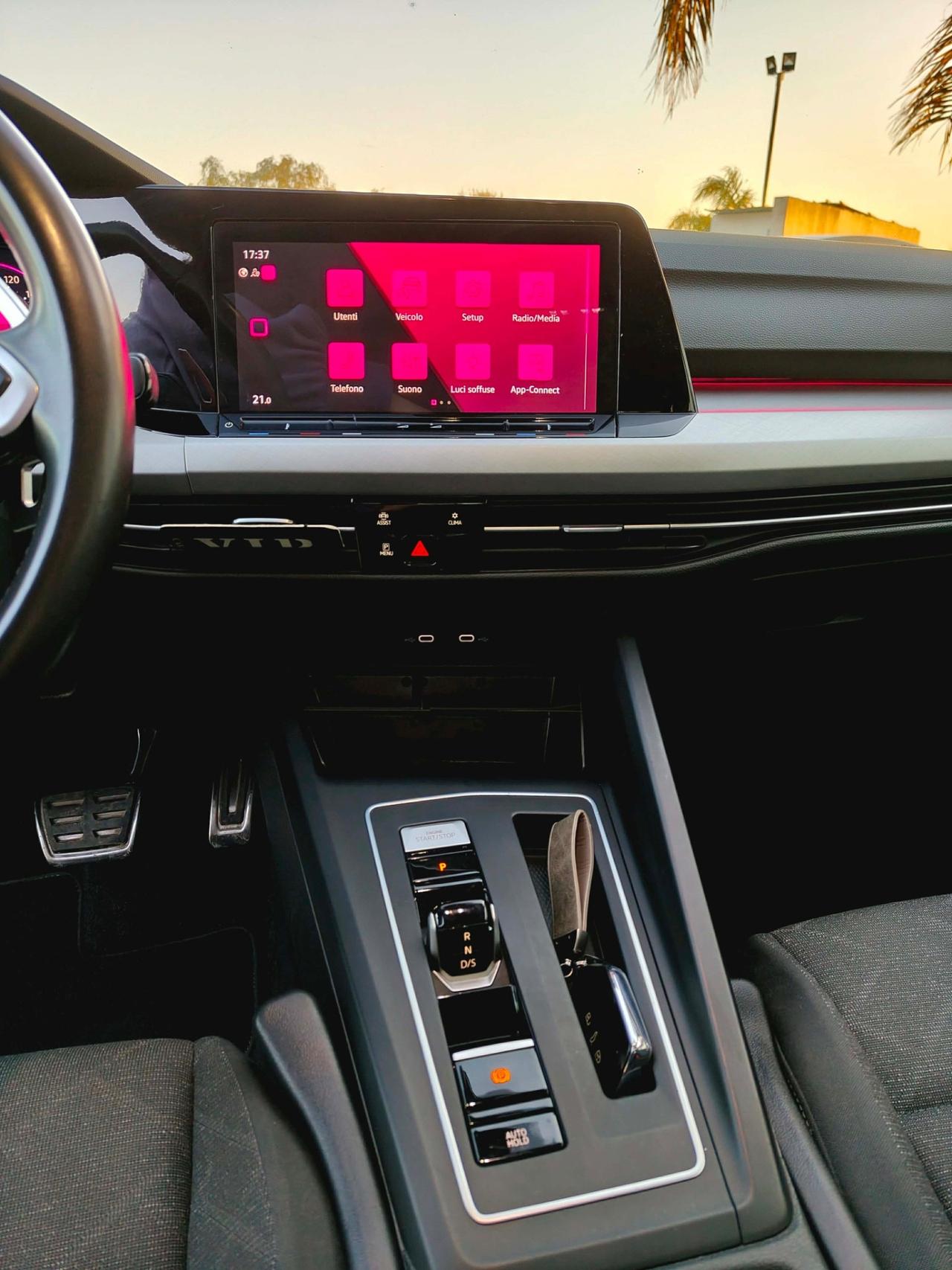 Volkswagen Golf 2.0 TDI DSG SCR Life - 2022