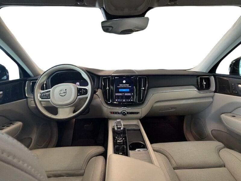 Volvo XC60 B4 D AWD automatico Plus Dark N1