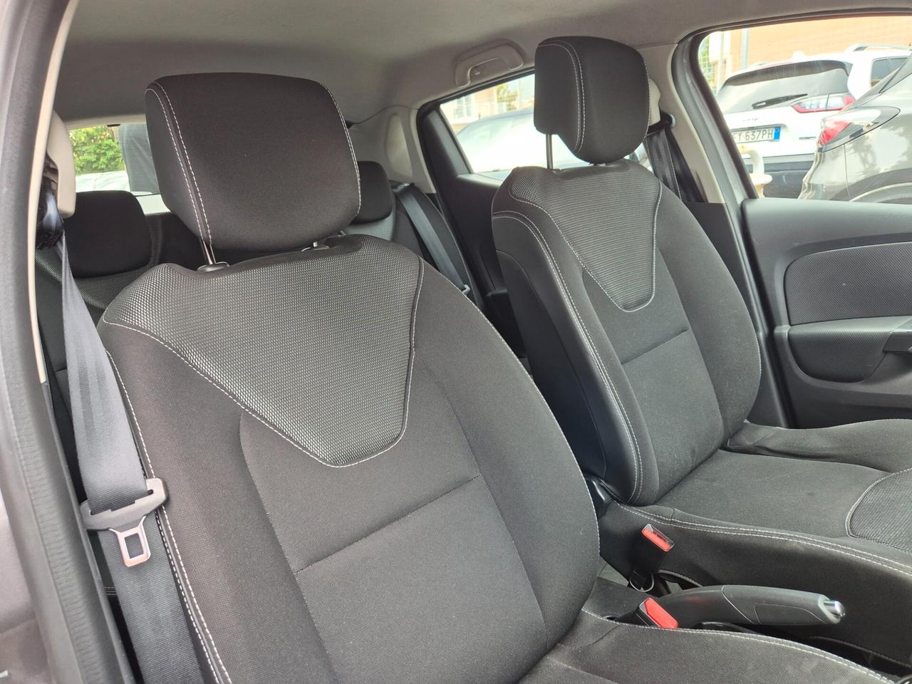 Renault Clio 1.2 75CV 5 porte COSTUMWENATIONAL