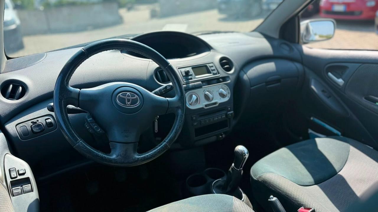 Toyota Yaris 1.0 BENZINA 2004 NEOP
