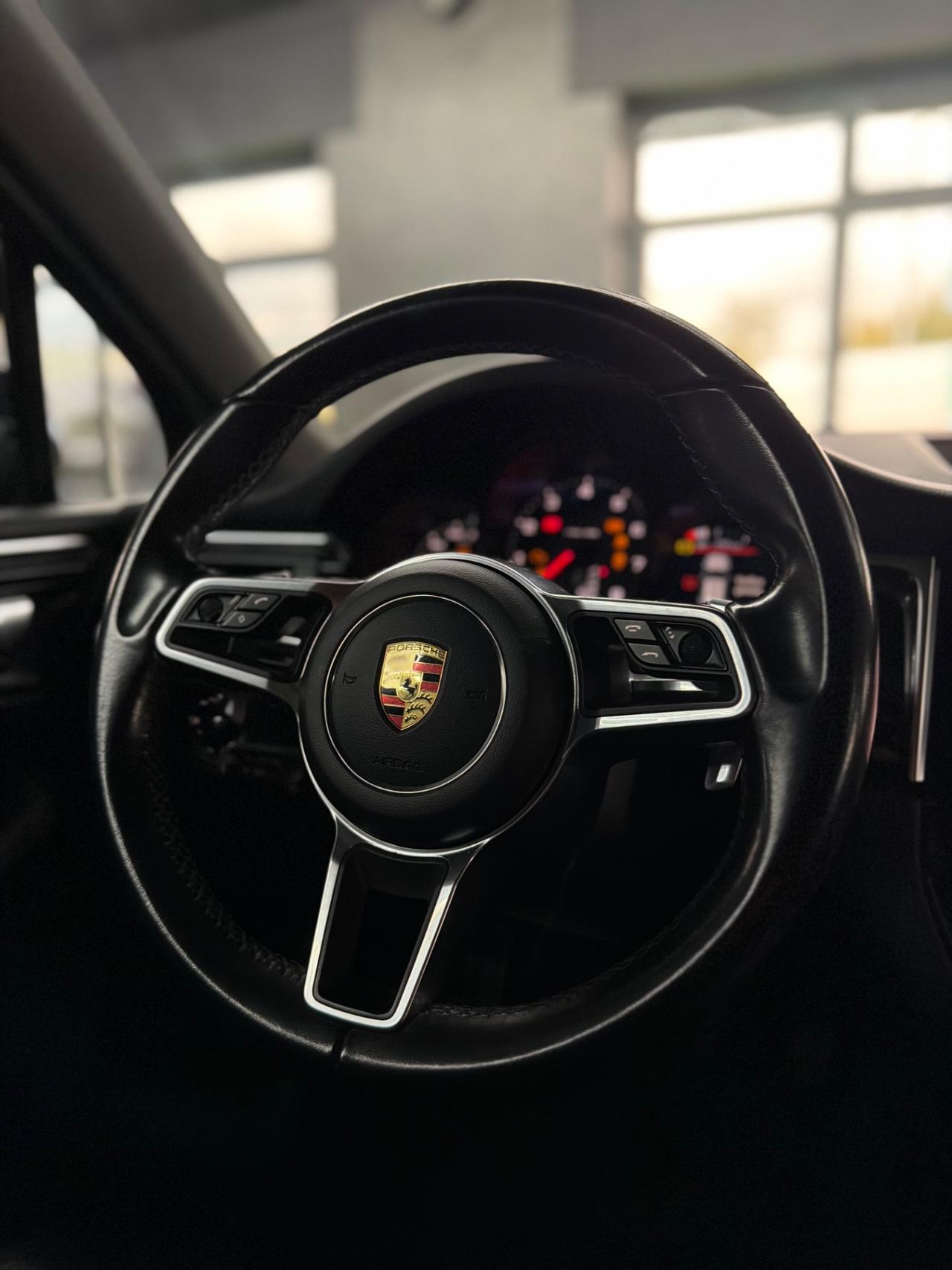 Porsche Macan 2.0 BENZ 250cv NO SUPERBOLLO