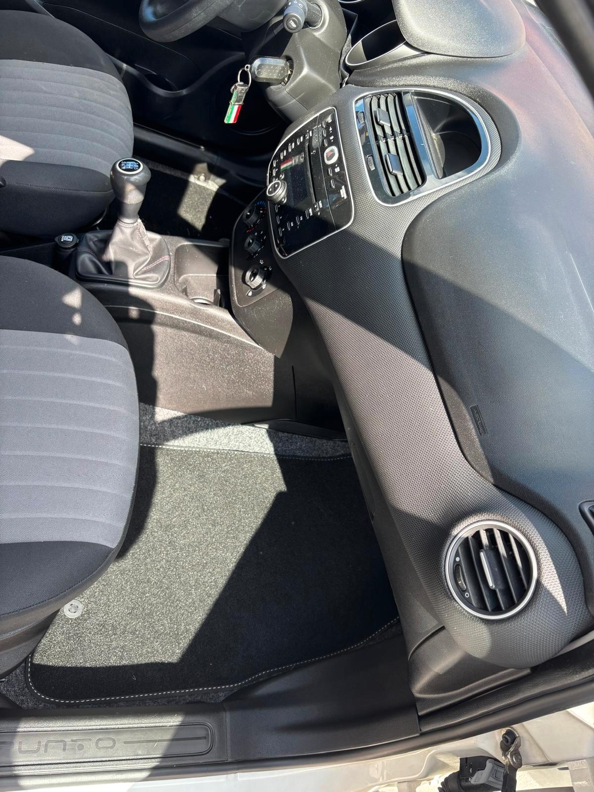 Fiat Punto 1.3 MJT II S&S 95 CV 5 porte Street