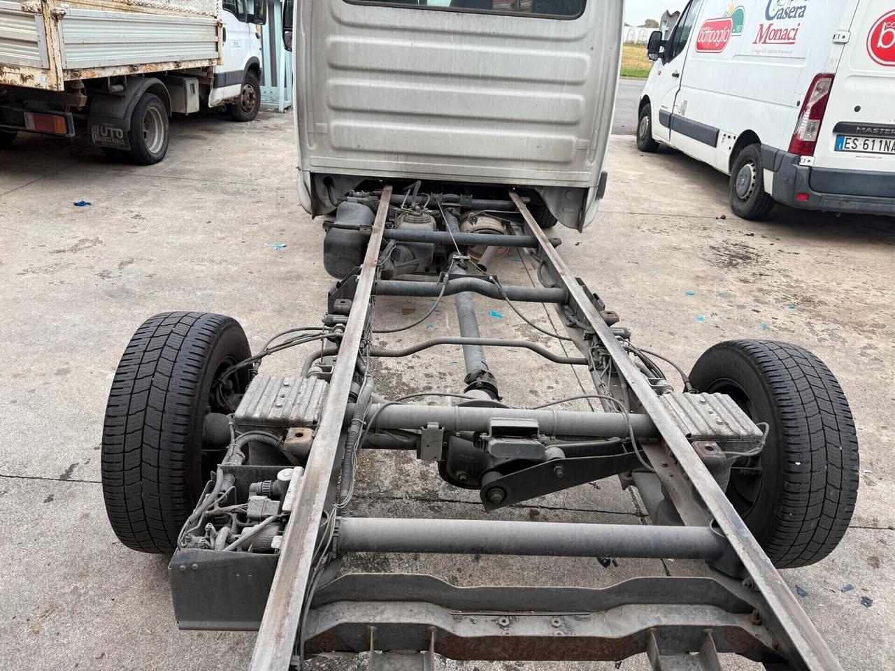 Iveco Daily 35S15/2.3/TEALIO/PATENTE B/2014