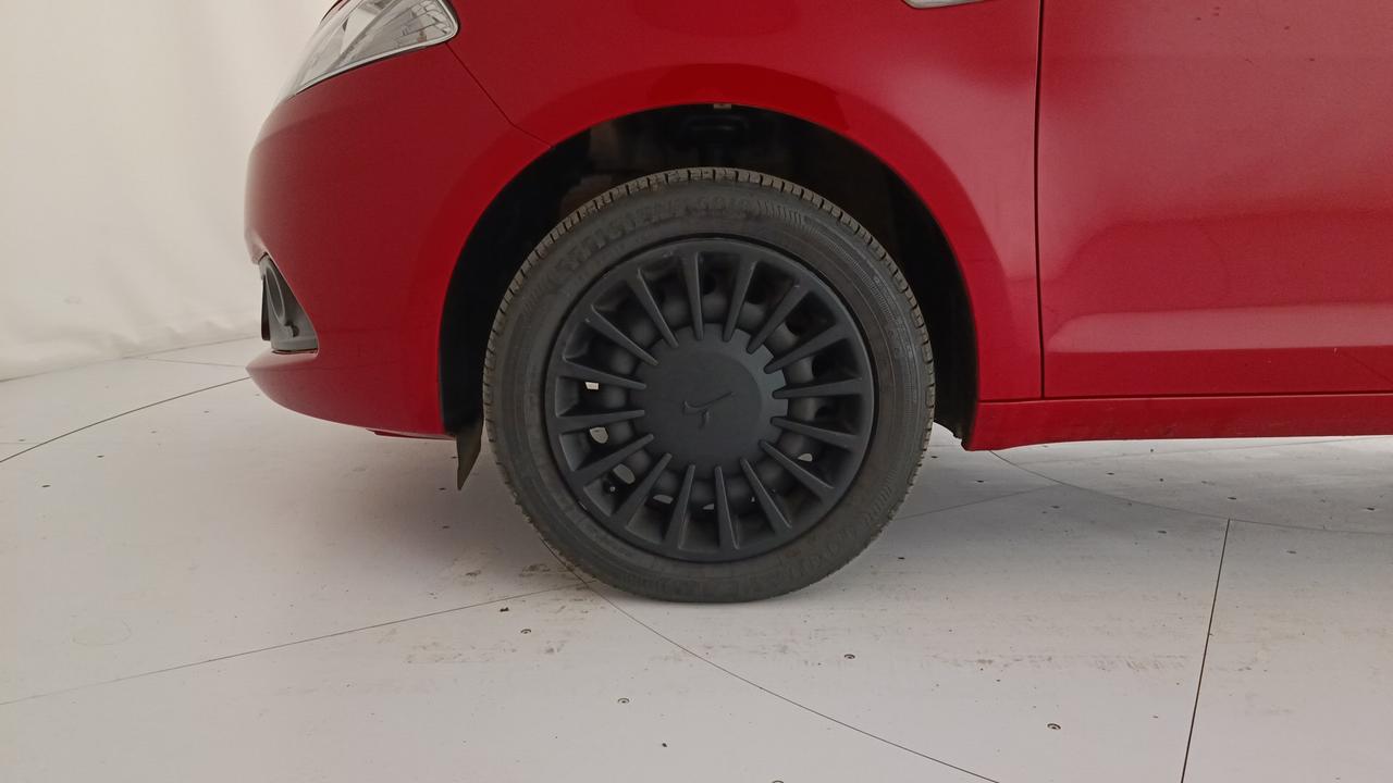 LANCIA Ypsilon III 2021 - Ypsilon 1.0 firefly hybrid Silver s&s 70cv