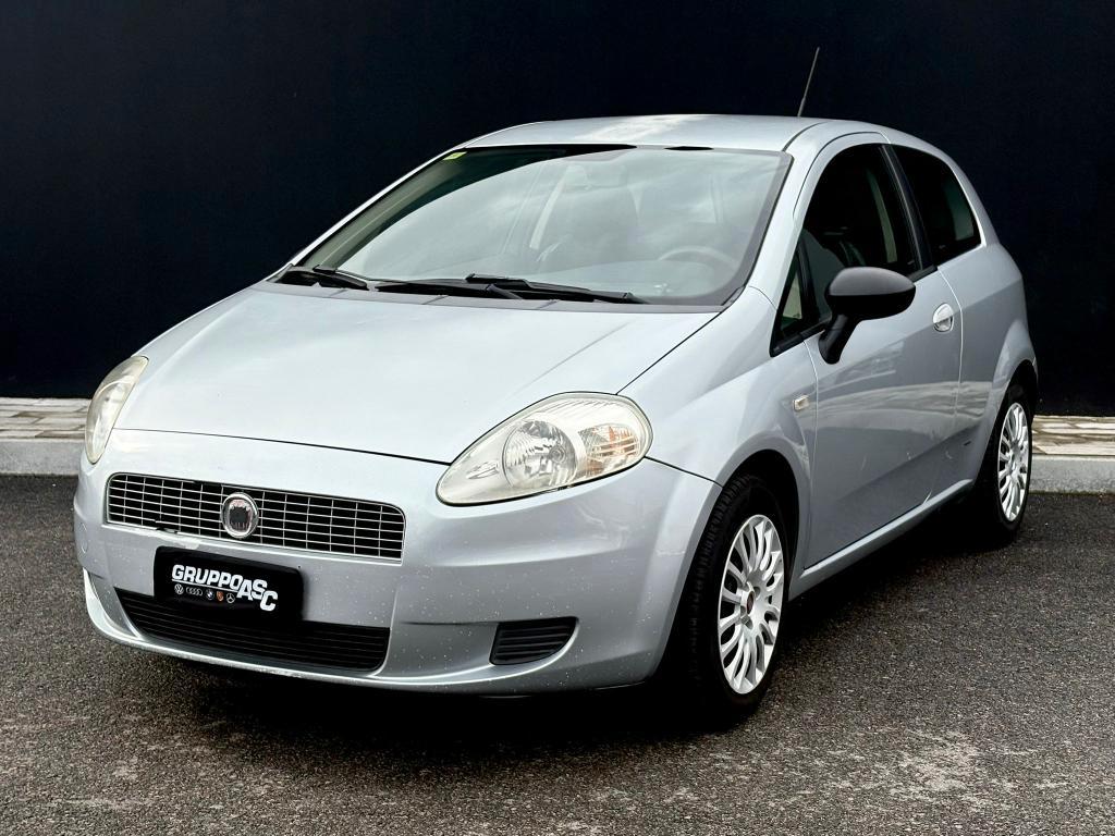 Fiat Grande Punto 3 Porte 1.2 BENZ 65 CV 3 P Dynamic ADATTA NEOPATENTATI