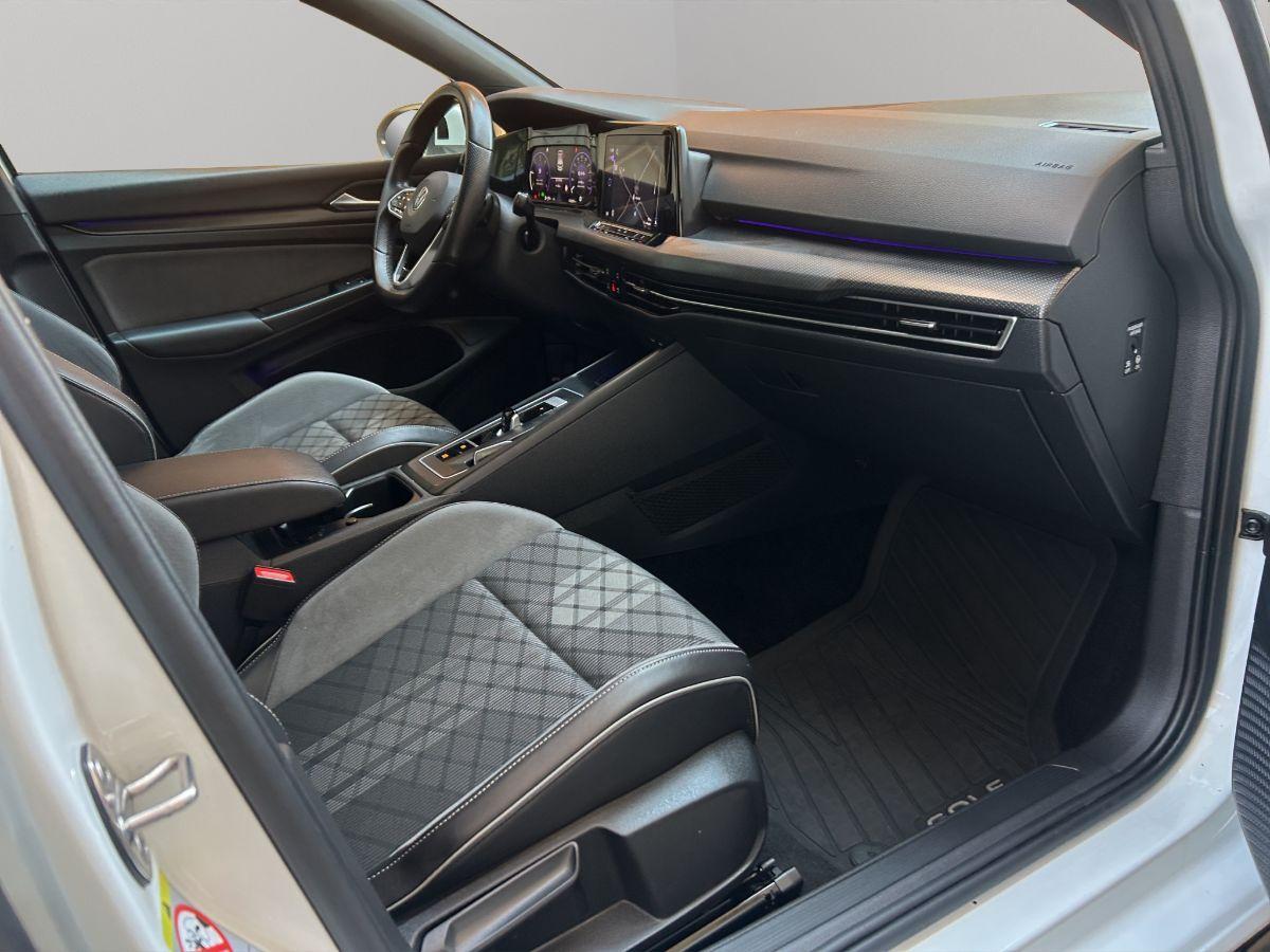 VOLKSWAGEN - Golf - Golf VIII 2.0 tdi R-Line 150cv dsg TETTO TELECAMERA