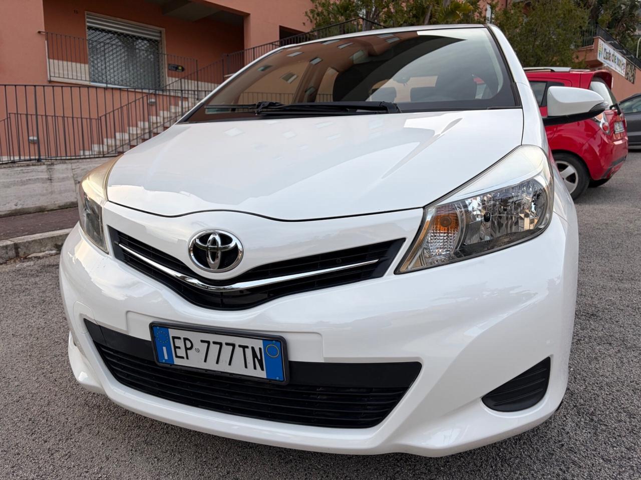 Toyota Yaris 1.0 benz unico proprietario