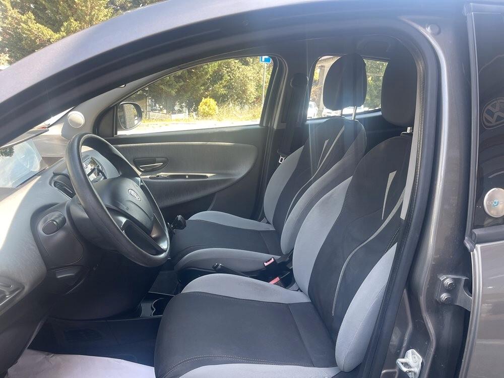 Lancia Ypsilon 0.9 TwinAir 85 CV 5 porte Metano Ecochic Gold