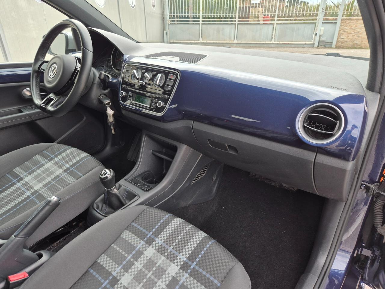 Volkswagen UP! 1.0 5p. NUOVA FULL OPTIONAL 2015