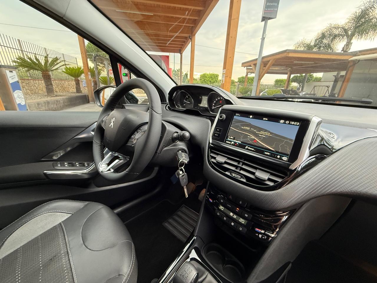 Peugeot 2008 BlueHDi 100 S&S Black Matt