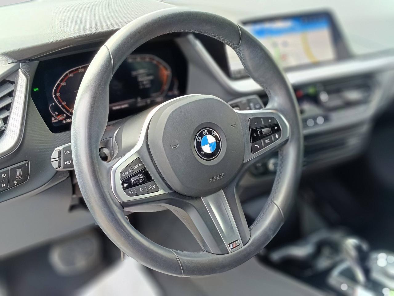 BMW Serie 1 F40 - 118d Msport auto