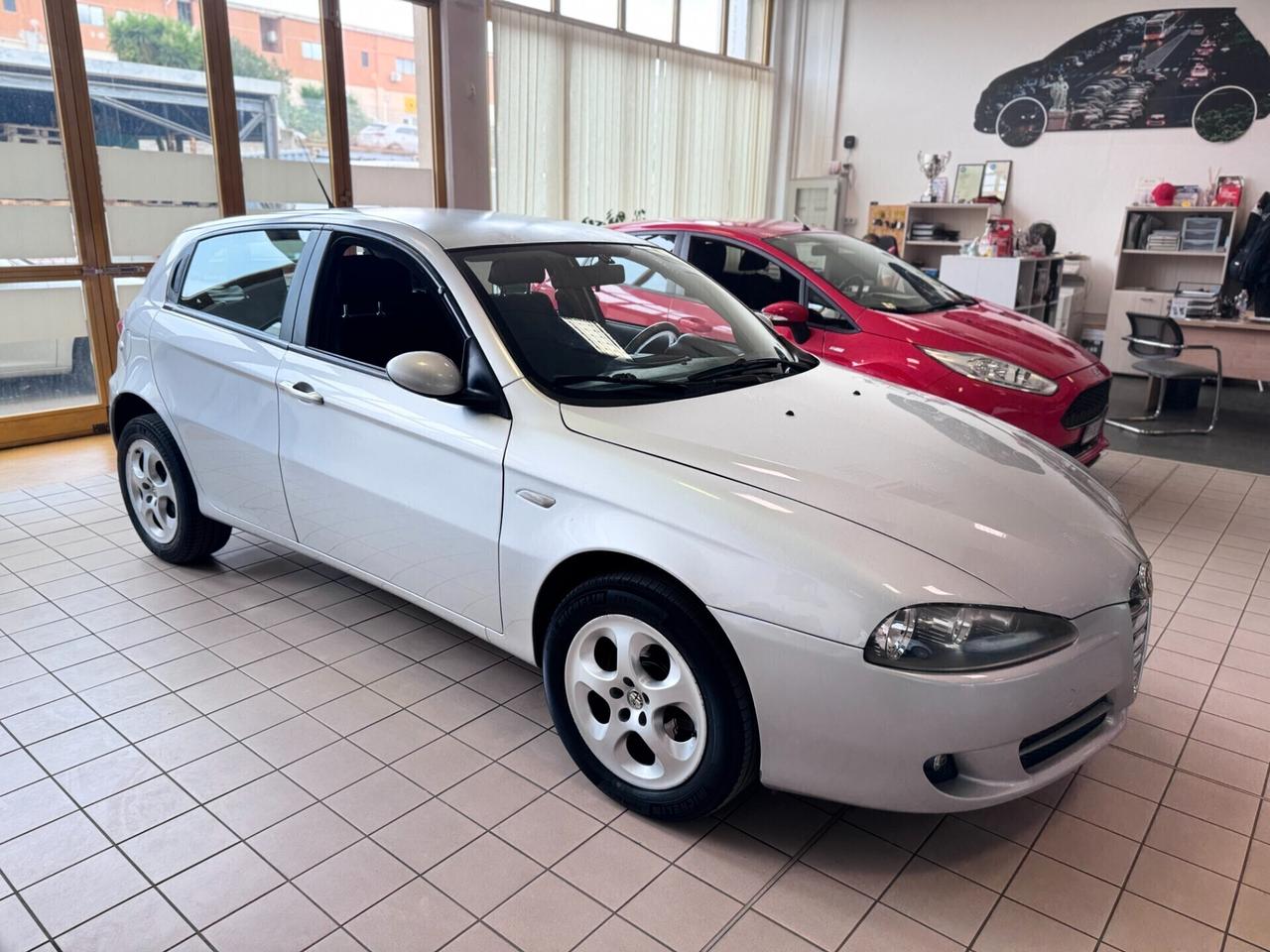 Alfa Romeo 147 1.9 JTD (120) 5 porte Distinctive
