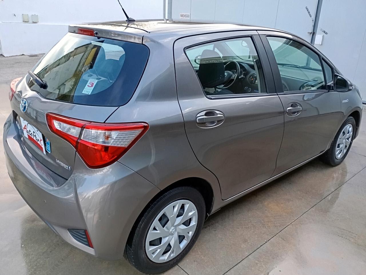 Toyota Yaris 5P 1.5 Hybrid Business Aut.