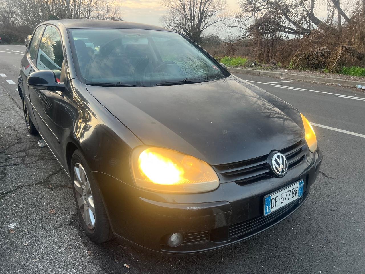 Volkswagen Golf 1.6 16V FSI 3p. Sportline