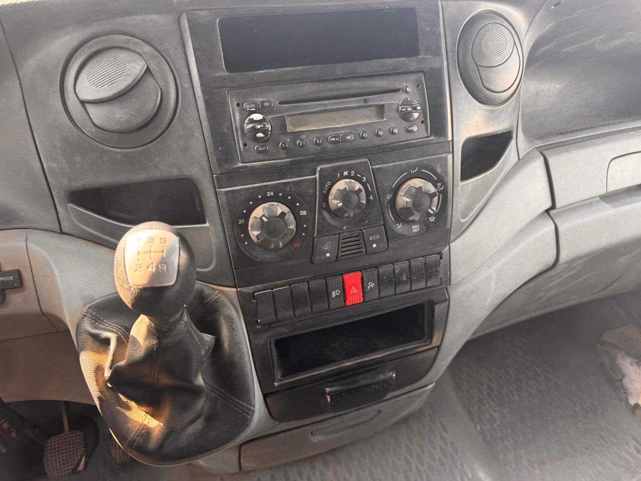 Iveco Daily 29L10V 2.3 Hpi PC-TN Midivan Base