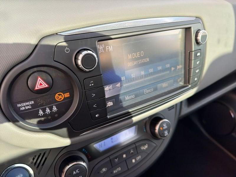 Toyota Yaris Yaris 5p 1.5h lounge my16