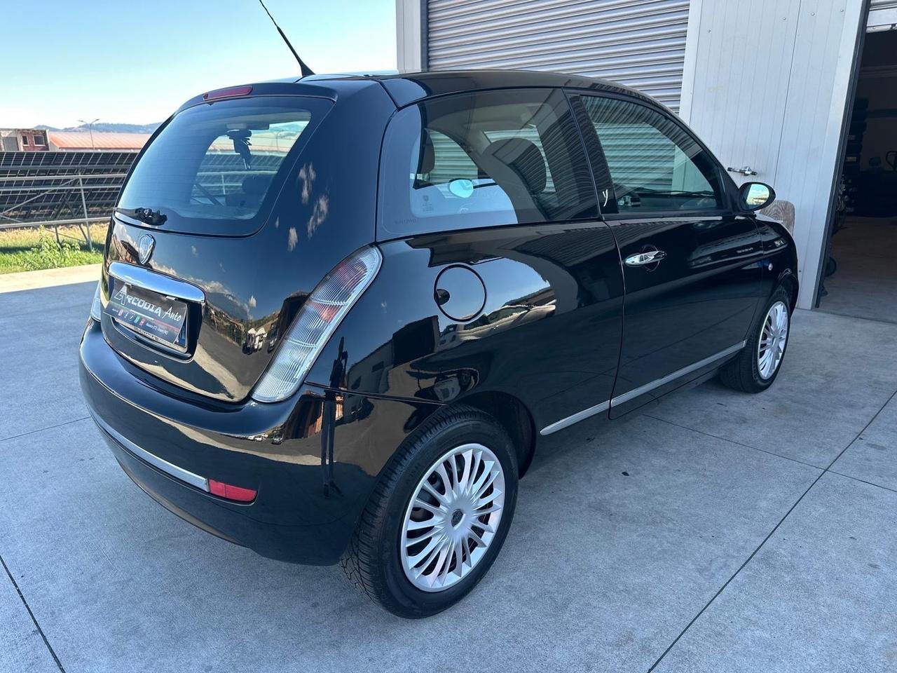 Lancia Ypsilon 1.2 Versus