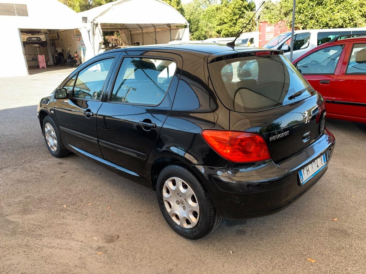 Peugeot 307 1.4 Benz. 88cv 5p. D-Sign