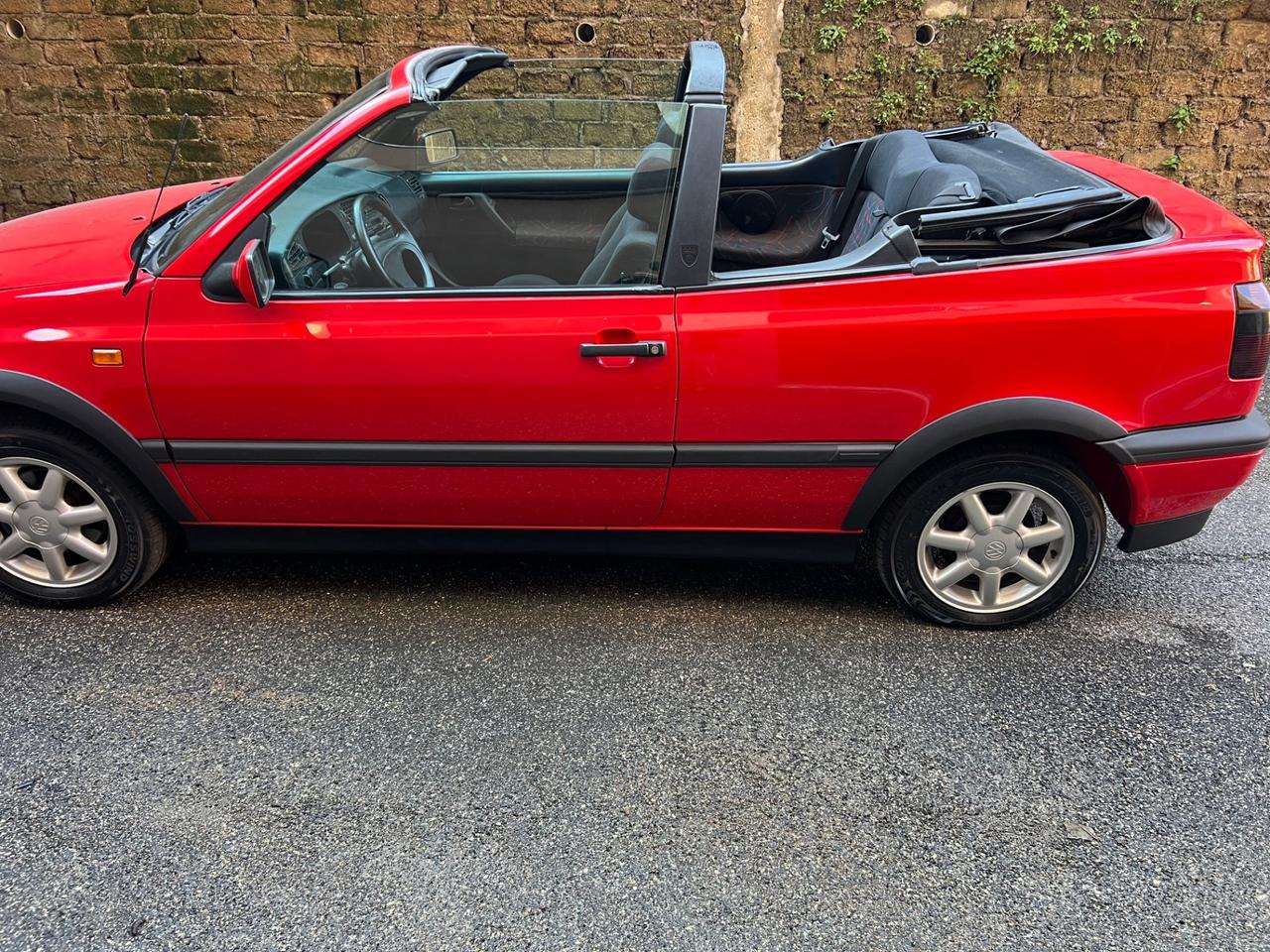 Volkswagen Golf Cabriolet solo 34000 km