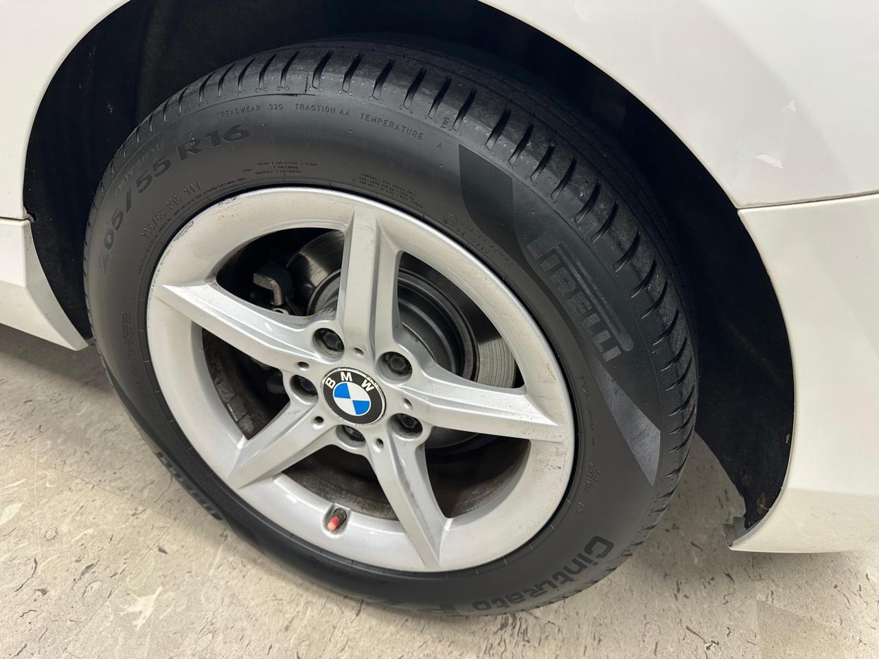 Bmw 116 116i 5p. Urban